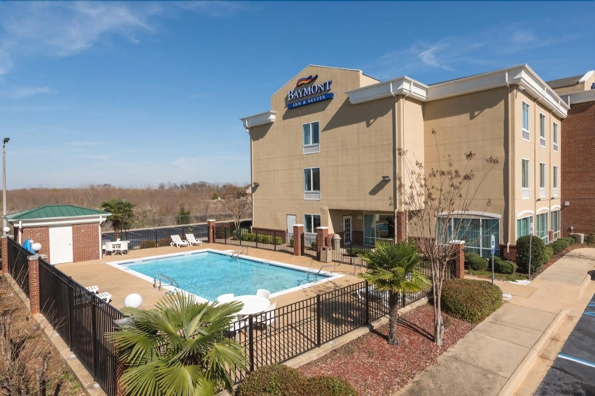 Baymont By Wyndham Montgomery South Buitenkant foto